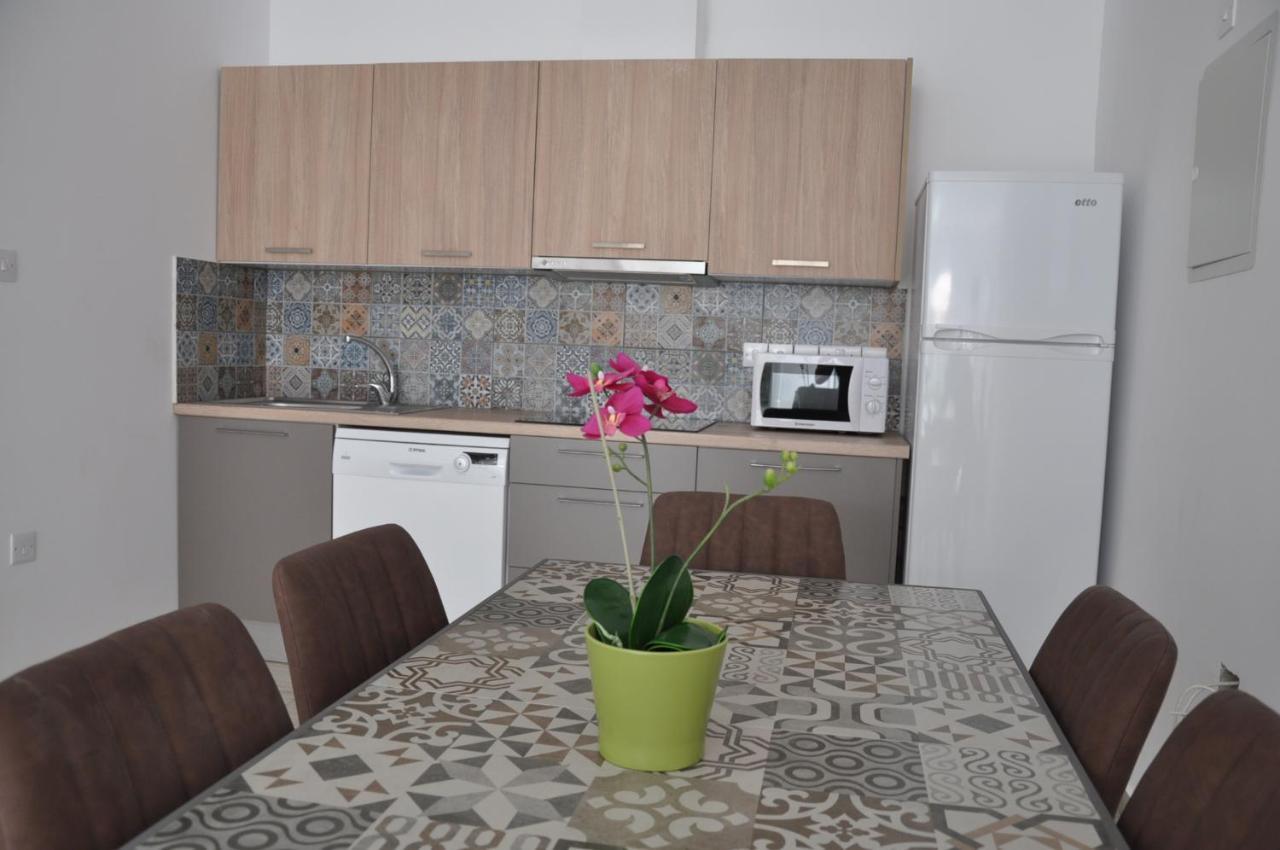 Lux Galatex Apartment ลิมาซอล ภายนอก รูปภาพ